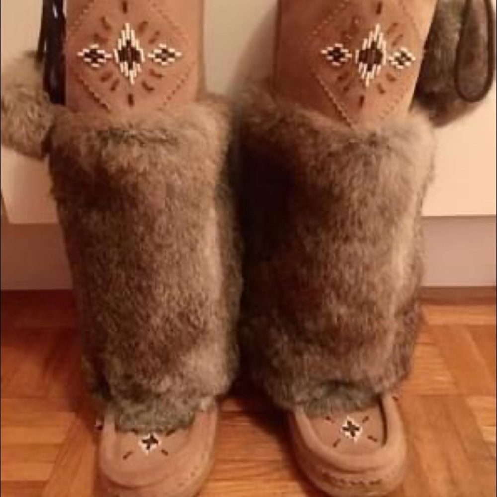 Mukluk- Tall Classic Authentic- size 5